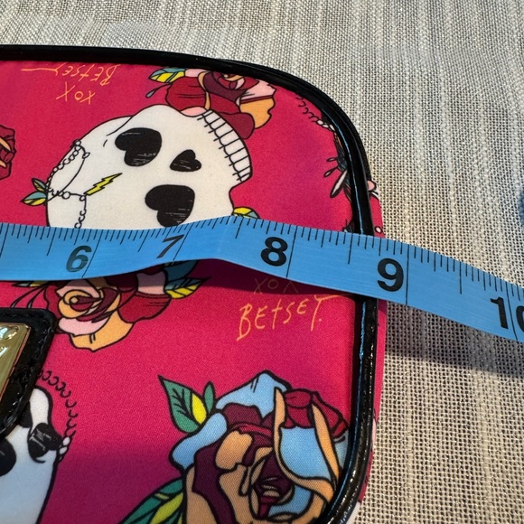 Betsey Johnson Pink Skull and Rose cosmetic Bag - Picture 6 of 11